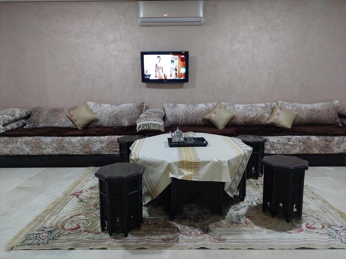 Residence La Corniche Etage 2 Nador Bagian luar foto